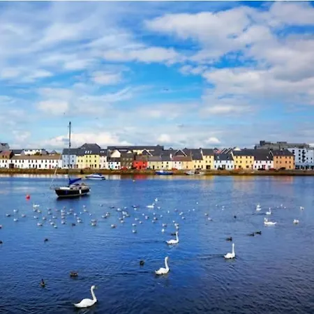 Cool Living, Sleeps 6 Galway