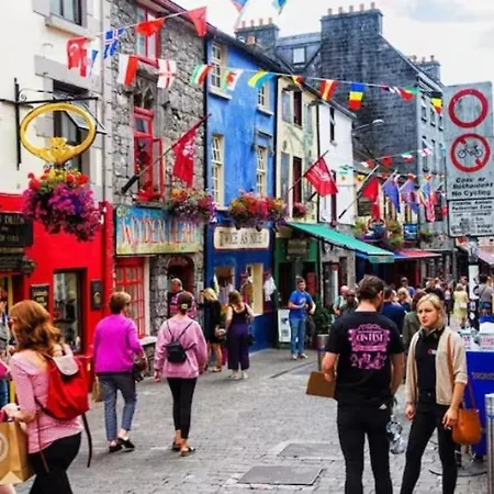 Cool Living, Sleeps 6 Galway