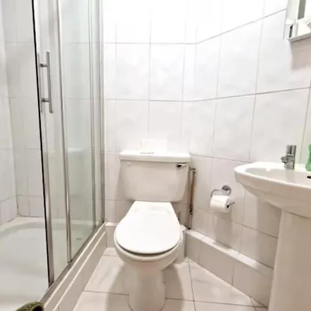 Cool Living, Sleeps 6 Apartman Galway