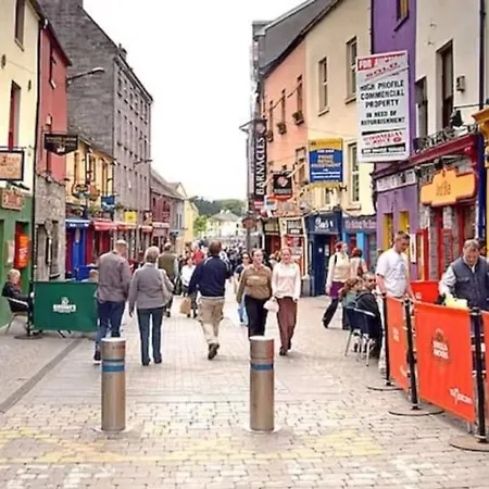 Cool Living, Sleeps 6 *