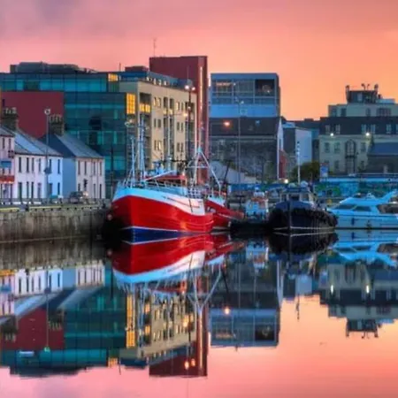 Cool Living, Sleeps 6 Galway